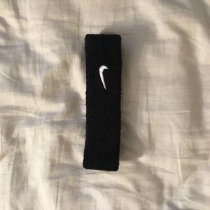 Black nike headband